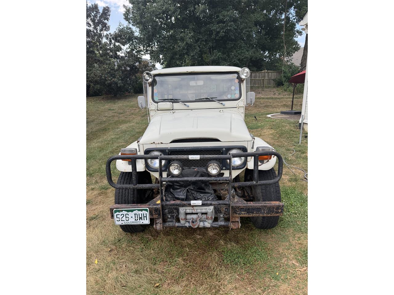 Toyota-Land-cruiser-1979-White-Gray