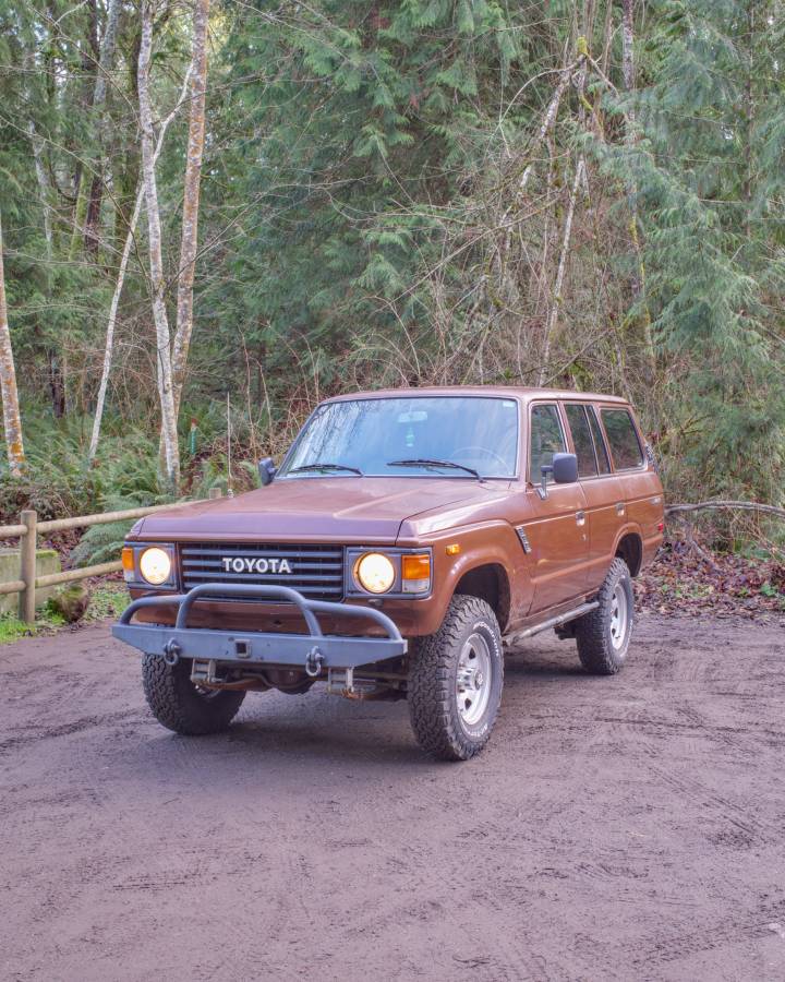 Toyota-Land-cruiser-1984-Brown