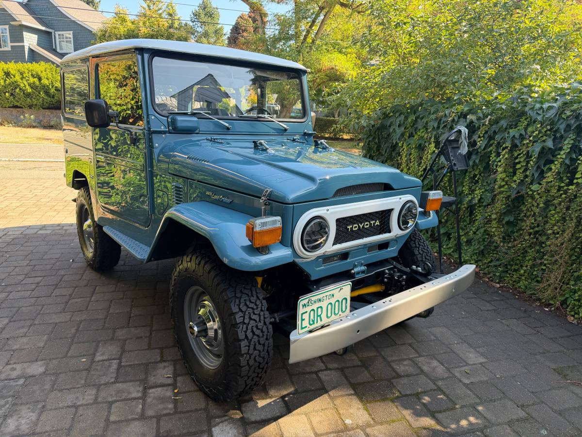 Toyota-Landcruiser-fj40-1976-Blue