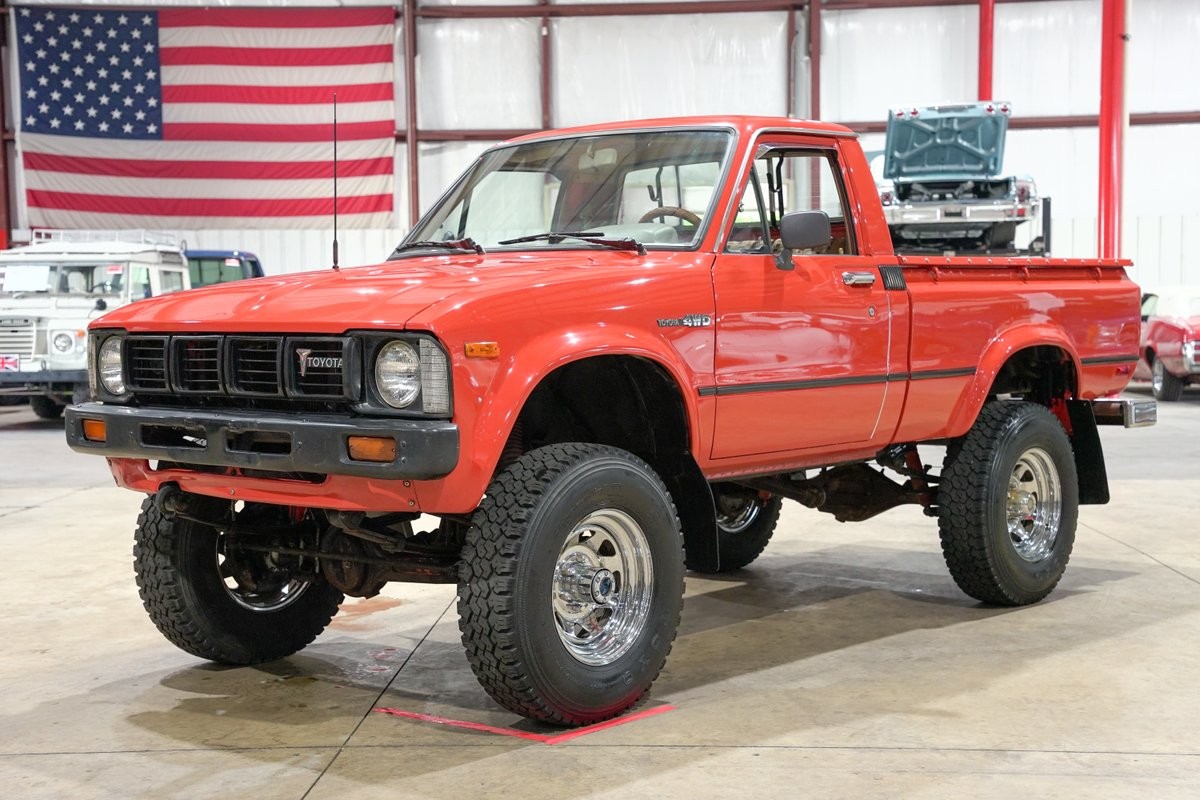 Toyota-Pickup-1980-Pickup-Truck-Tan