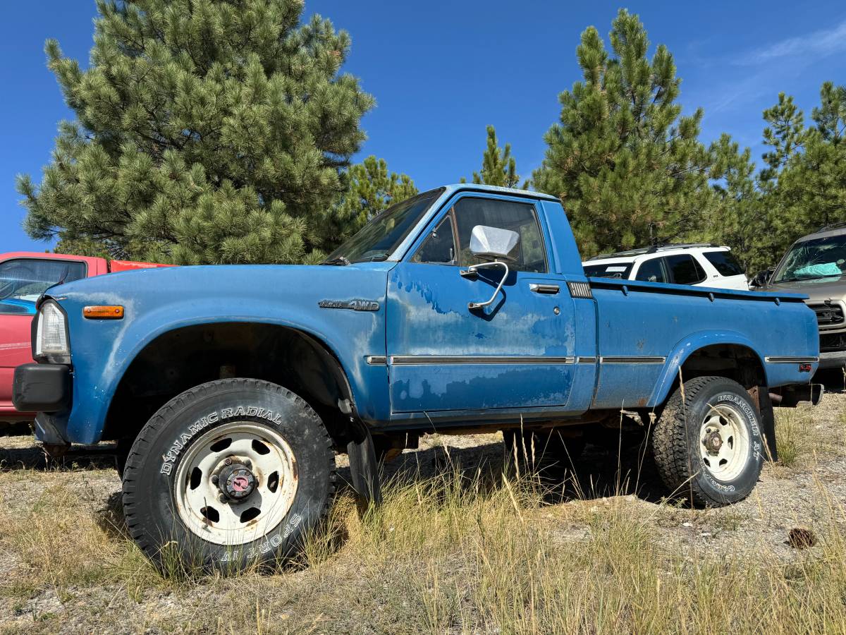Toyota-Pickup-1982