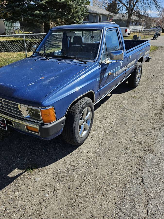 Toyota-Pickup-1986-Blue