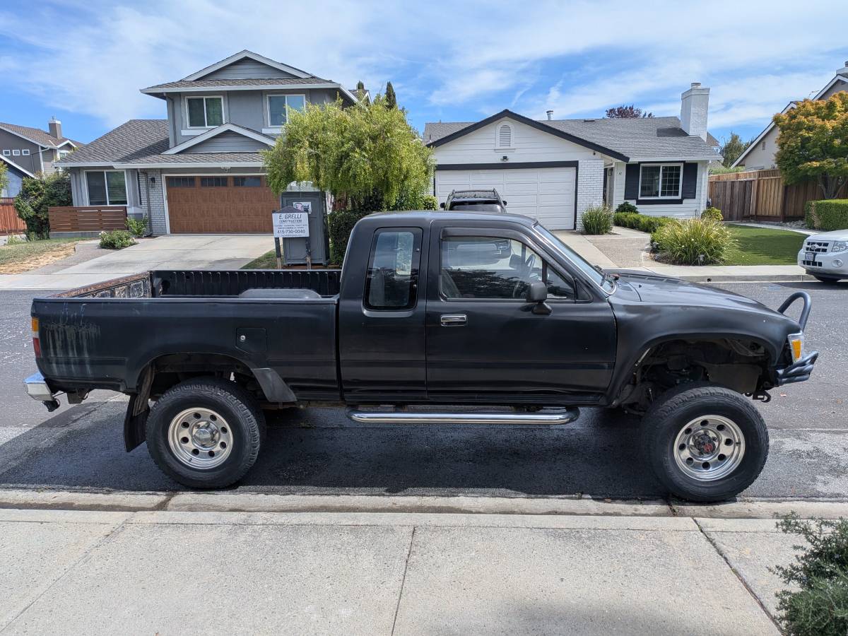 Toyota-Pickup-1989-Black