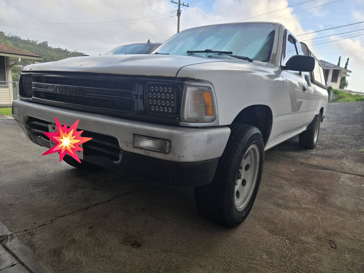 Toyota-Pickup-1989-White