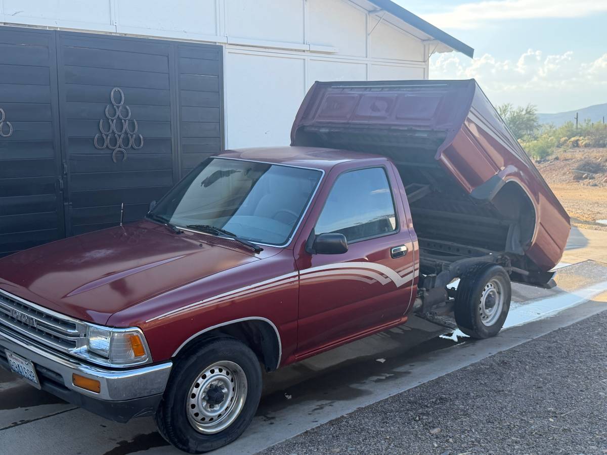 Toyota-Pickup-1989