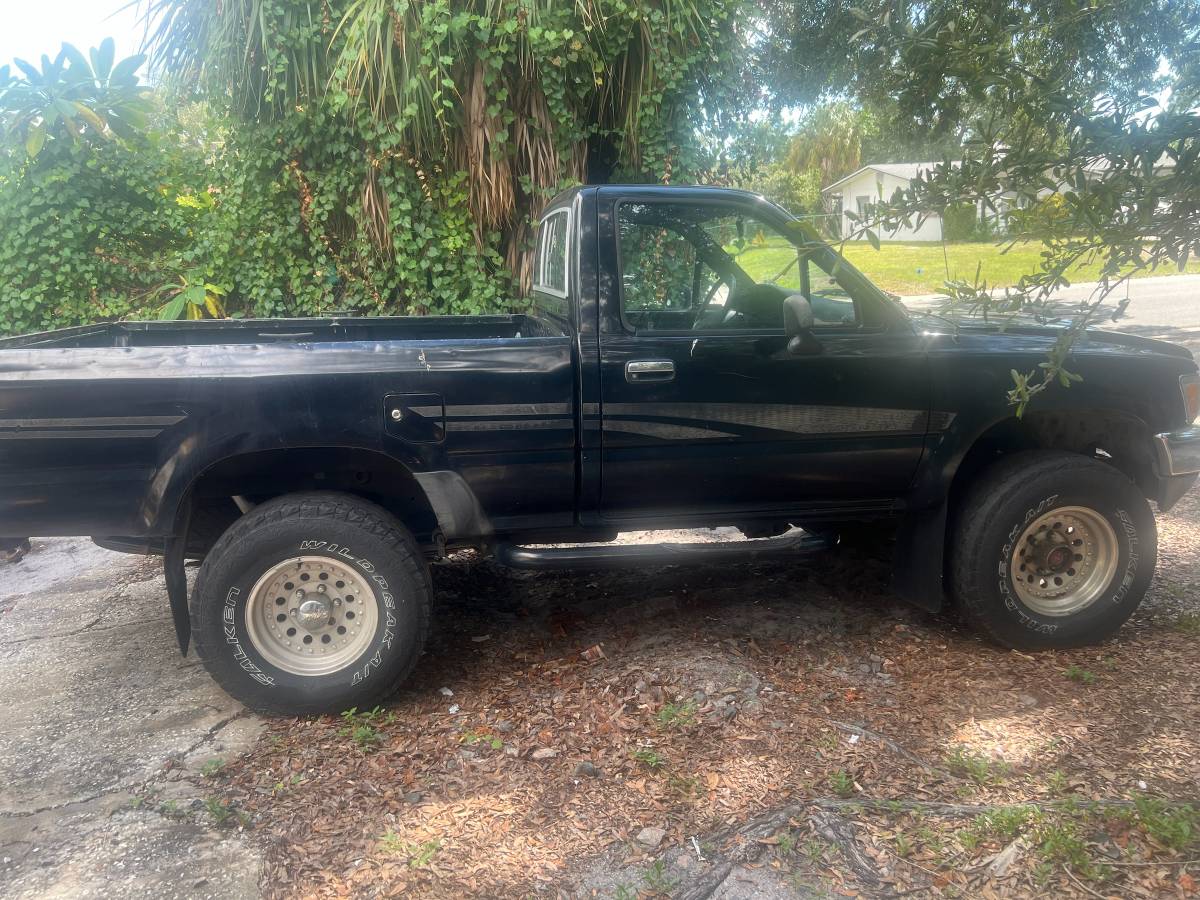 Toyota-Pickup-1991-Black
