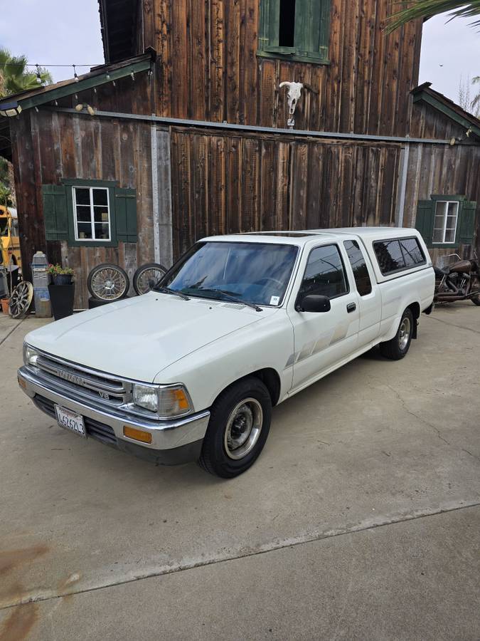 Toyota-Pickup-1991-White