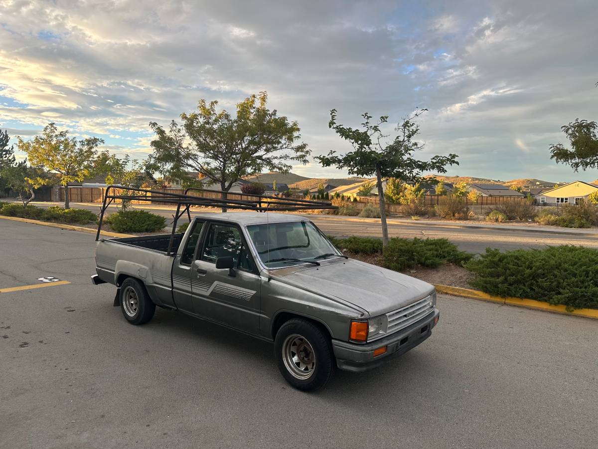 Toyota-Pickup-22re-1987