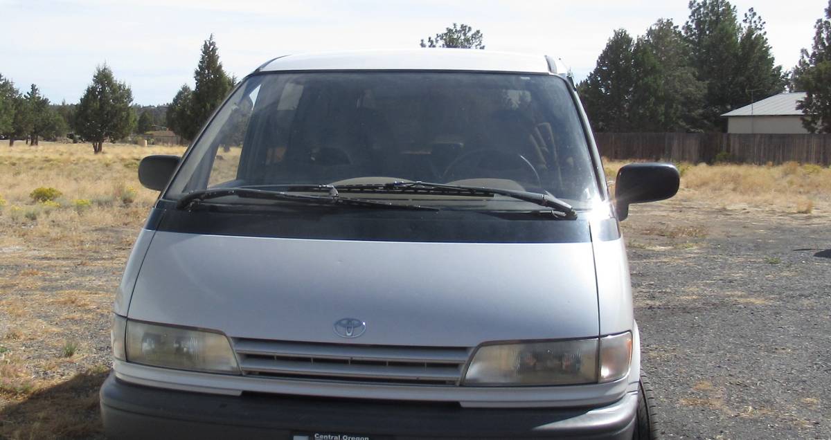 Toyota-Previa-le-1993-Silver