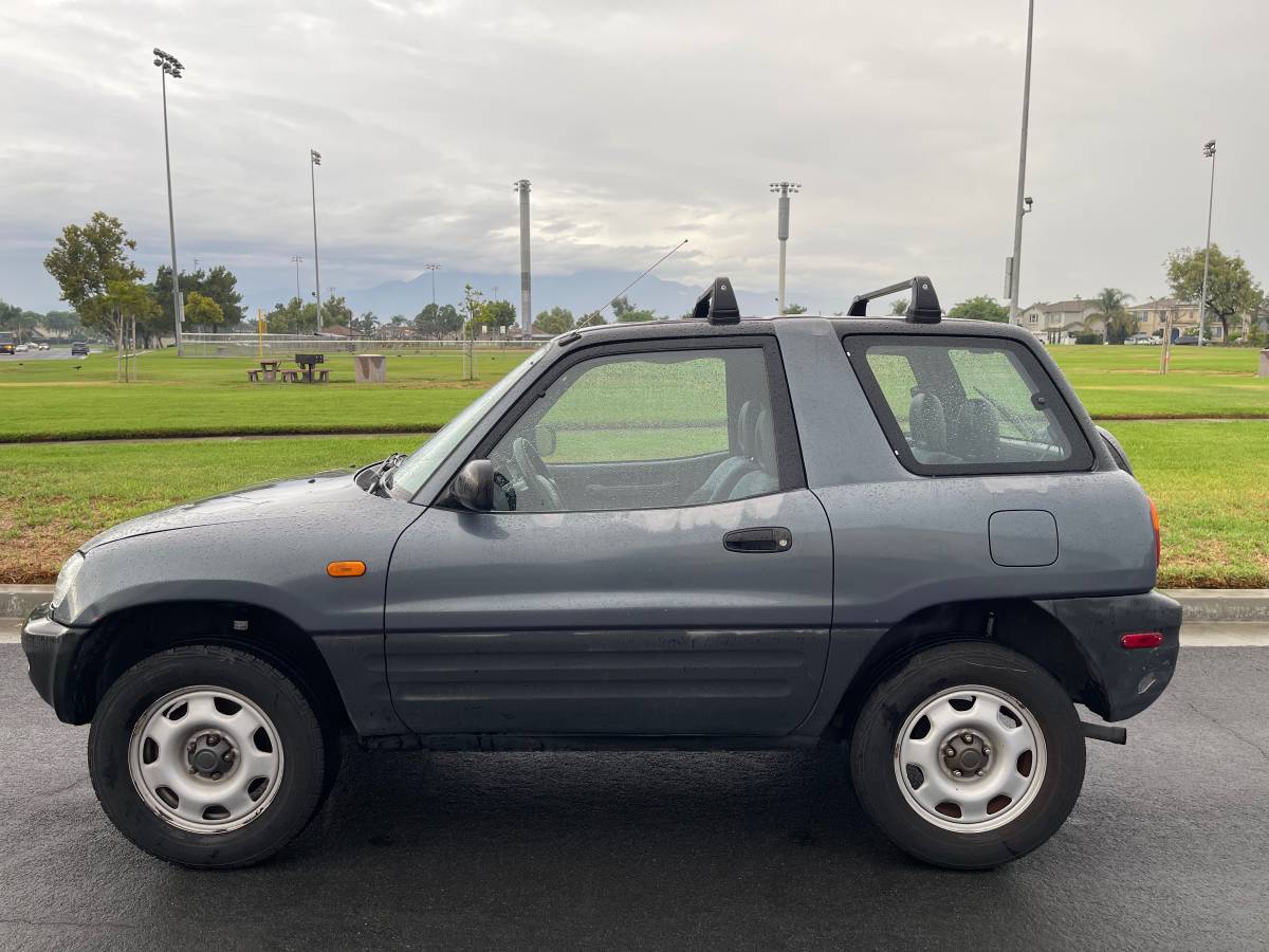Toyota-Rav4-1996