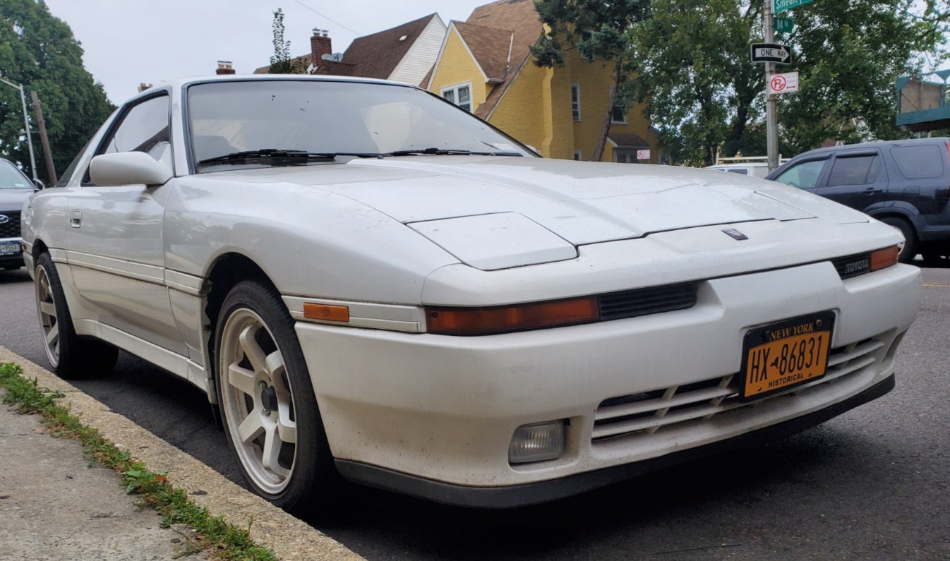 Toyota-Supra-1990-Hatchback