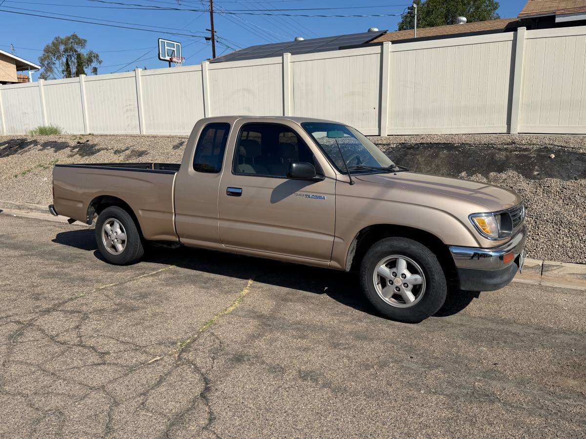 Toyota-Tacoma-king-cab-1995