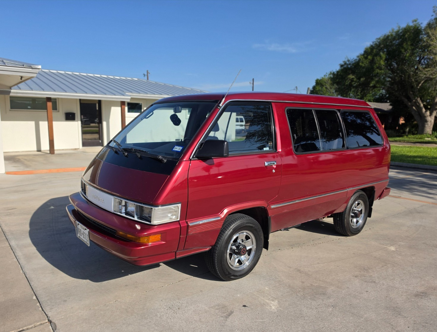 Toyota-Van-1989-Minivan-Gray