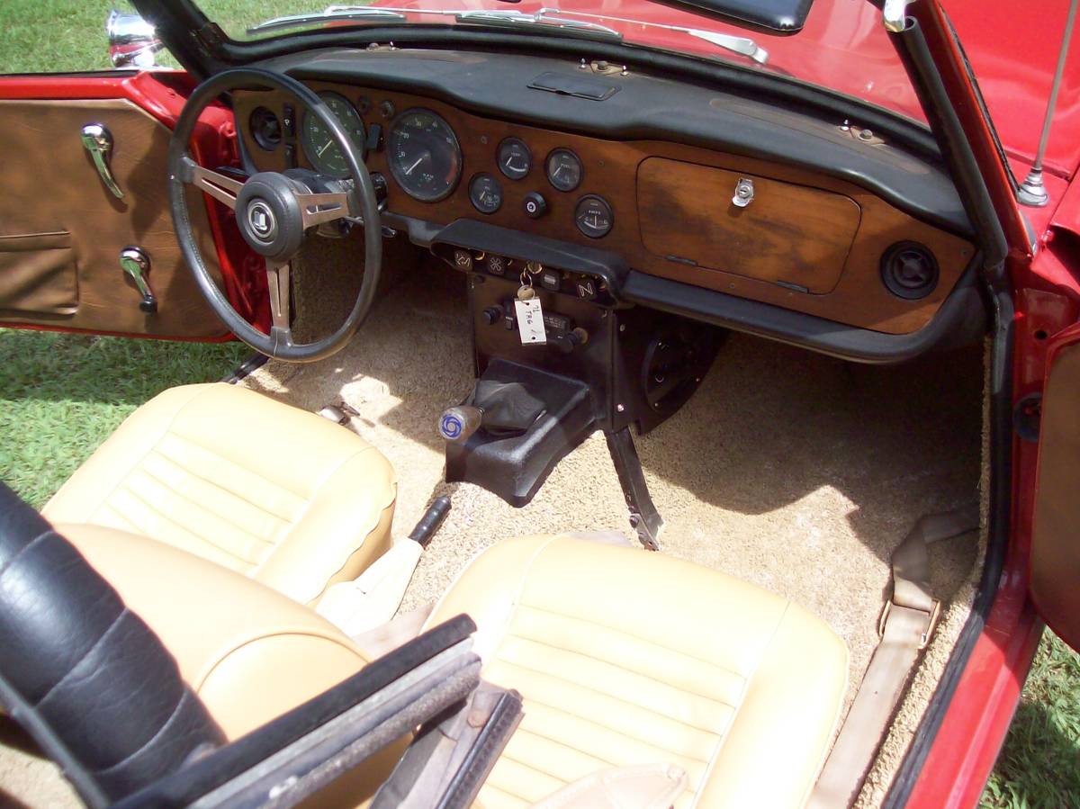 Triumph-Tr6-1971