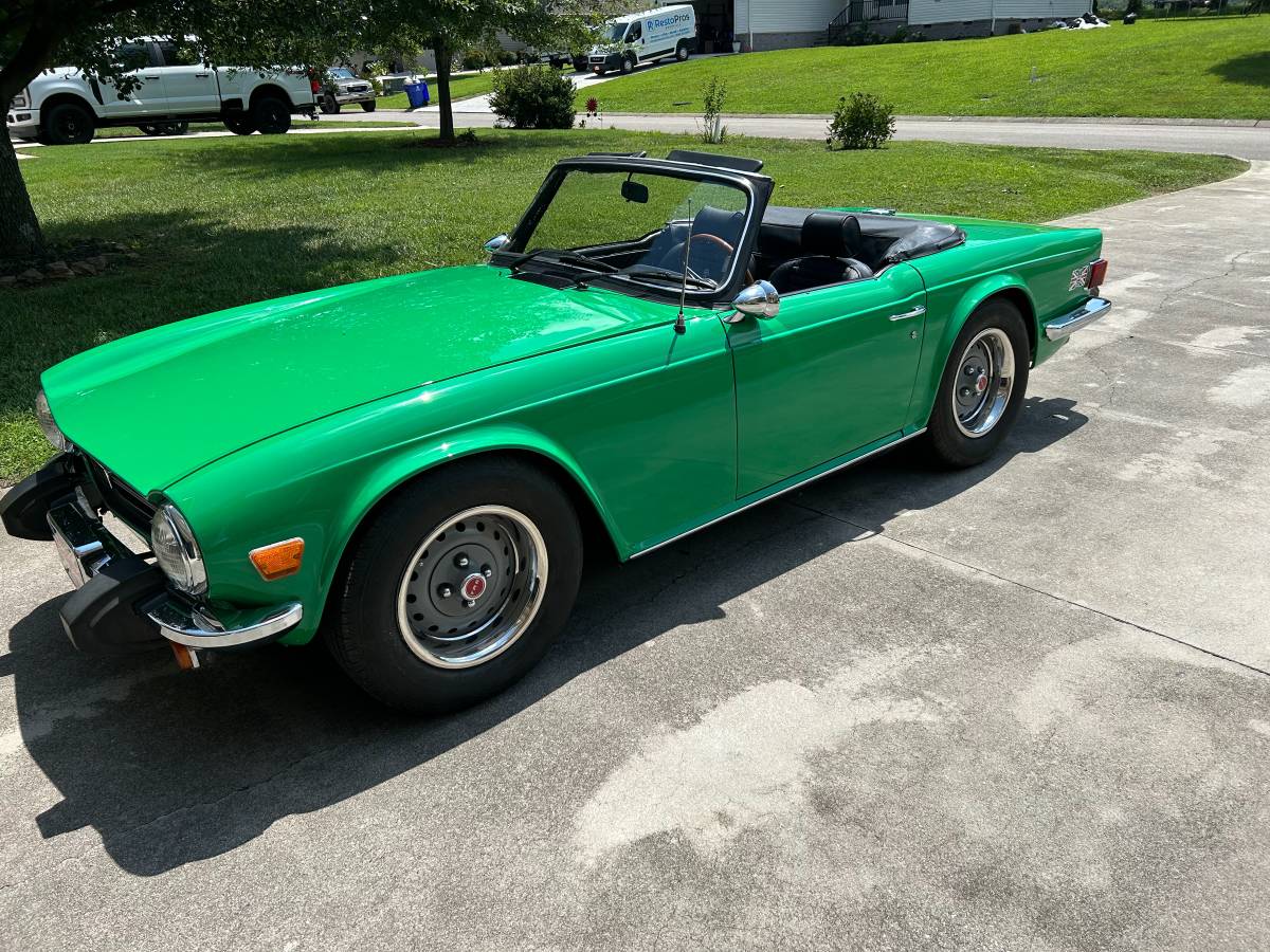 Triumph-Tr6-1976-Green