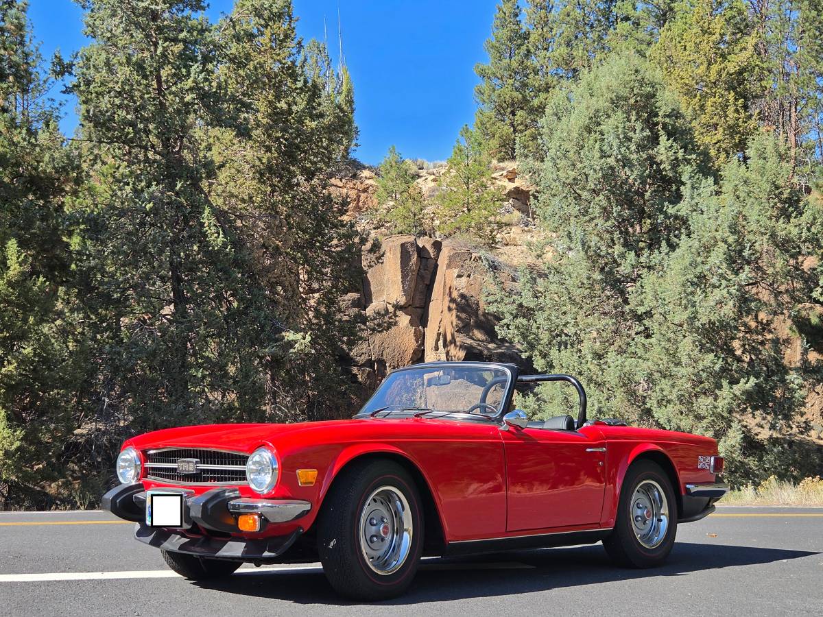 Triumph-Tr6-1976-Red