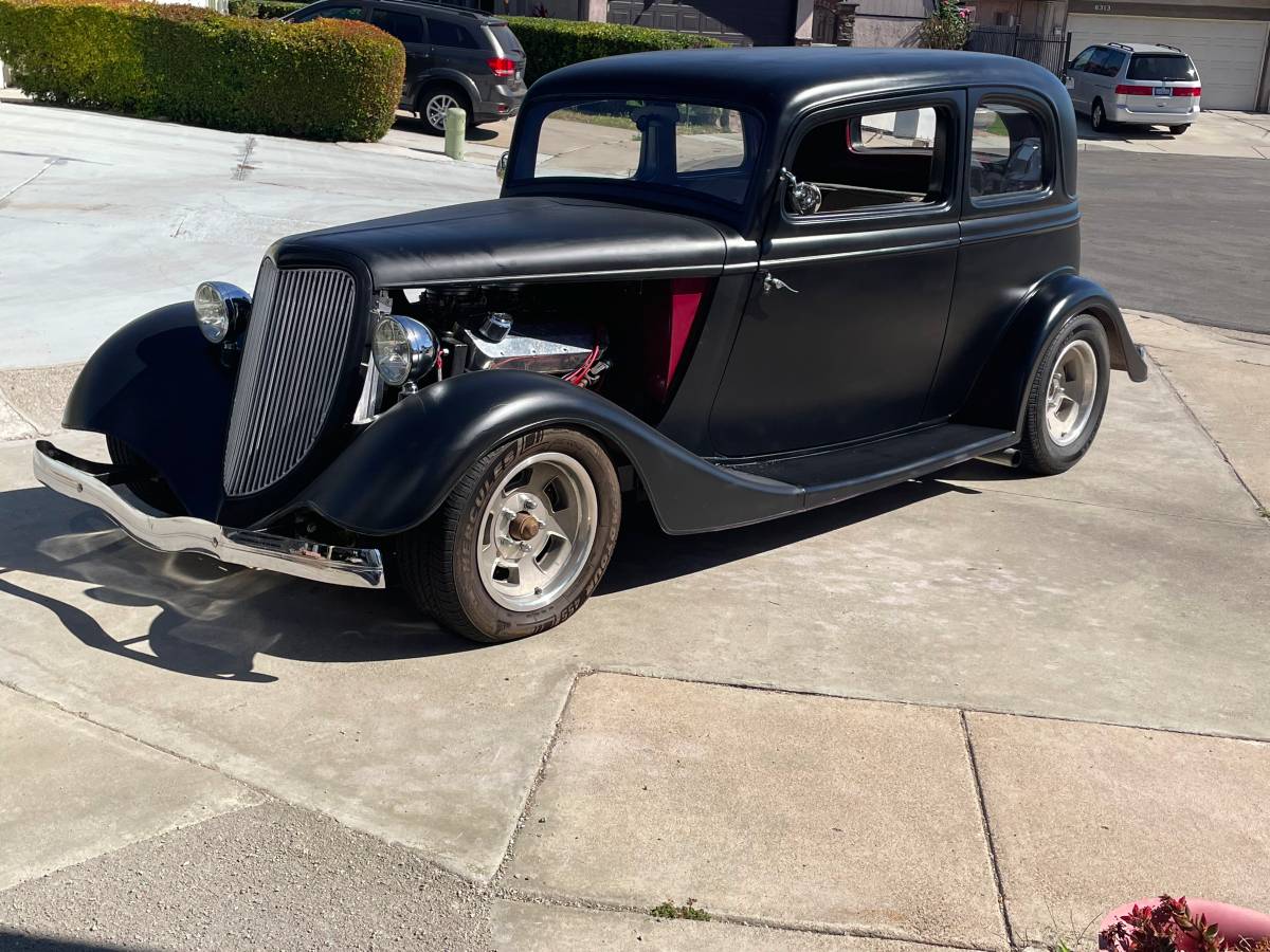 Vicky-1933-Black