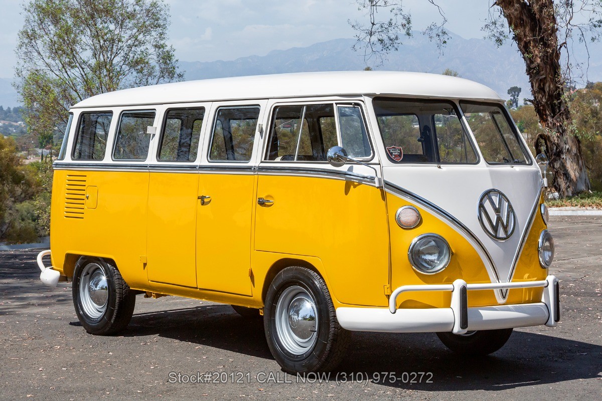 Volkswagen-15-Window-Brazilian-built-Type-2-Deluxe-Bus-1974