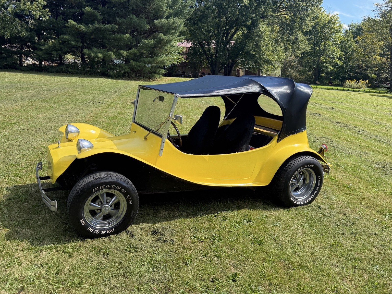 Volkswagen-1600-1973-Convertible