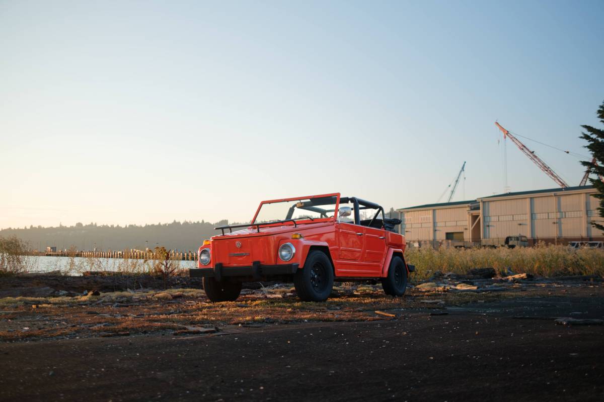 Volkswagen-181-thing-1974-Orange