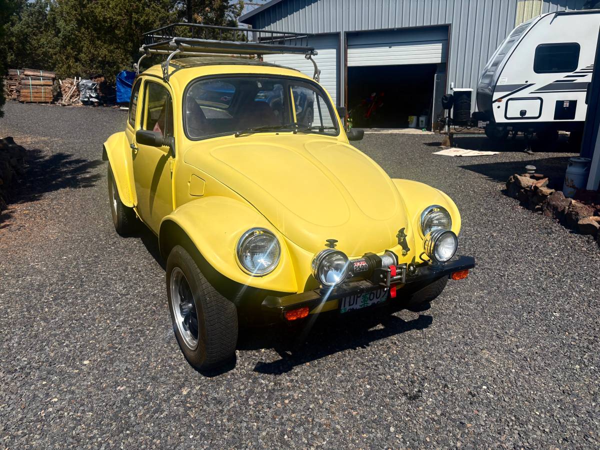 Volkswagen-Beetle-1976-Yellow