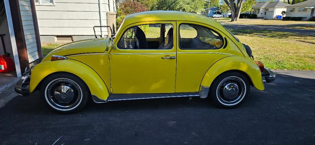 Volkswagen-Beetle-Classic-1975-Compact-Black