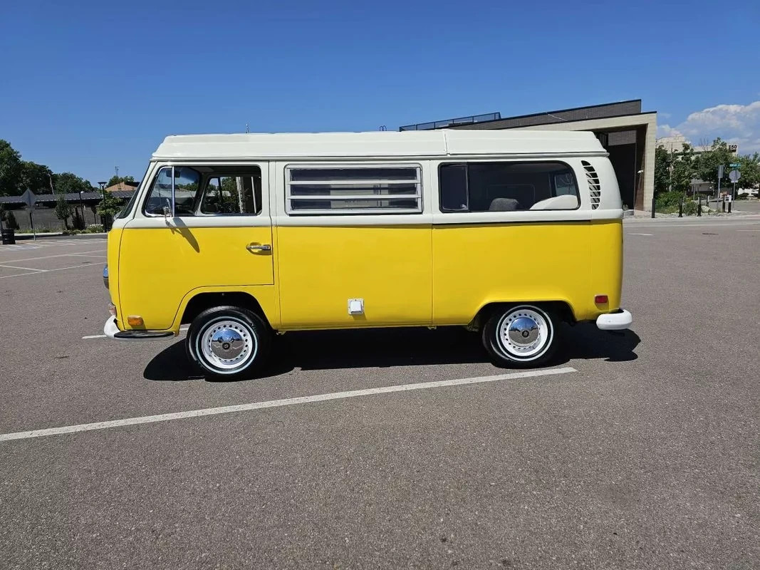 Volkswagen-BusVanagon-1971-Van-Camper