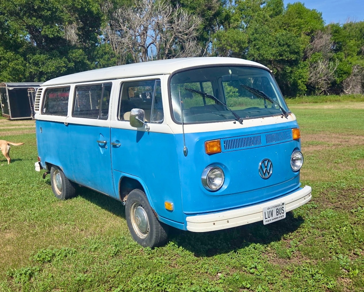 Volkswagen-BusVanagon-1975-Van-Camper-Tan