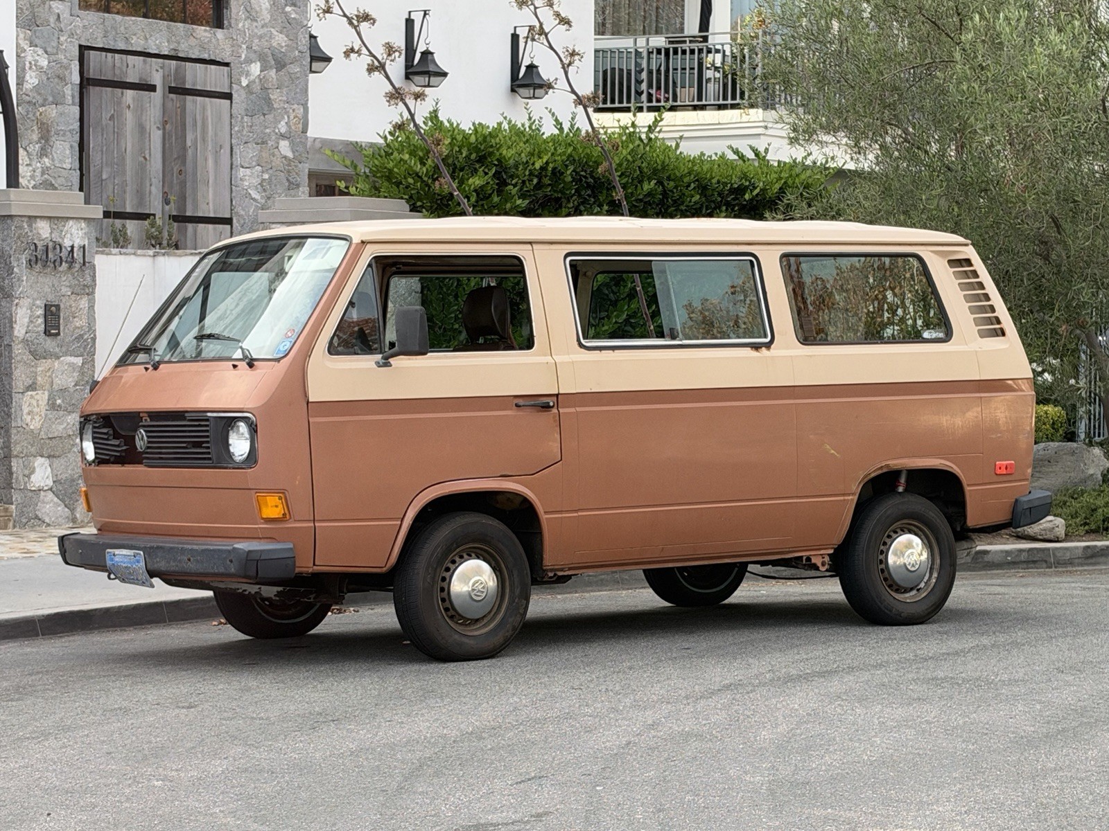 Volkswagen-BusVanagon-1980-Van-Camper-Brown