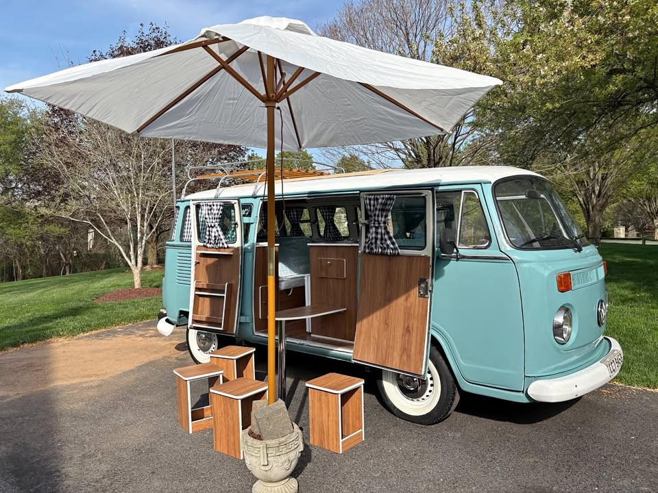 Volkswagen-BusVanagon-1996-WhiteBlue
