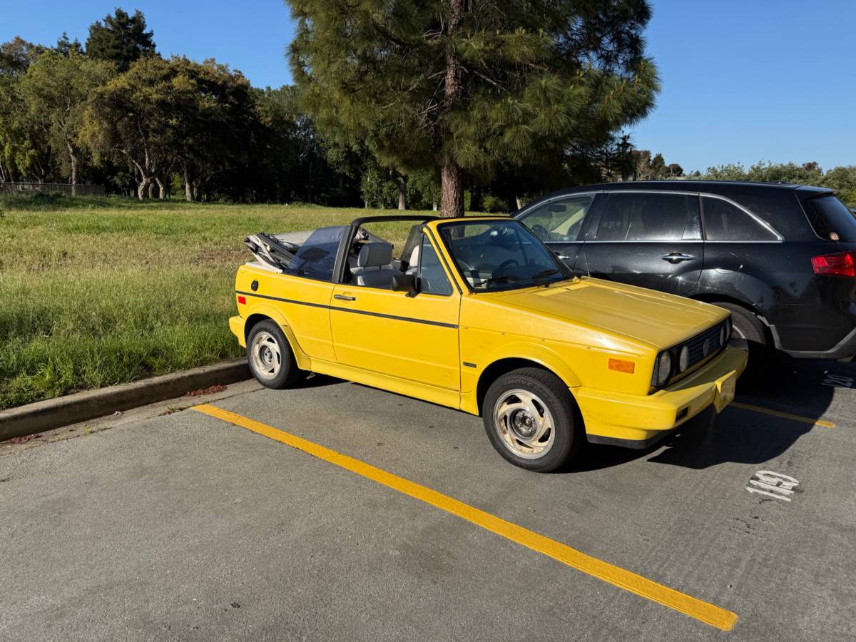 Volkswagen-Cabriolet-1990-Yellow