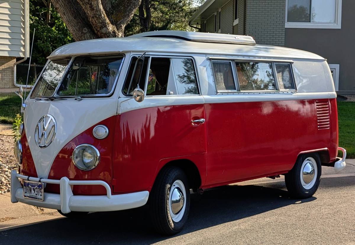 Volkswagen-Camper-bus-1967-Red