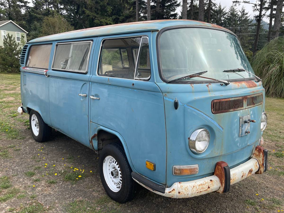 Volkswagen-Camper-bus-1972