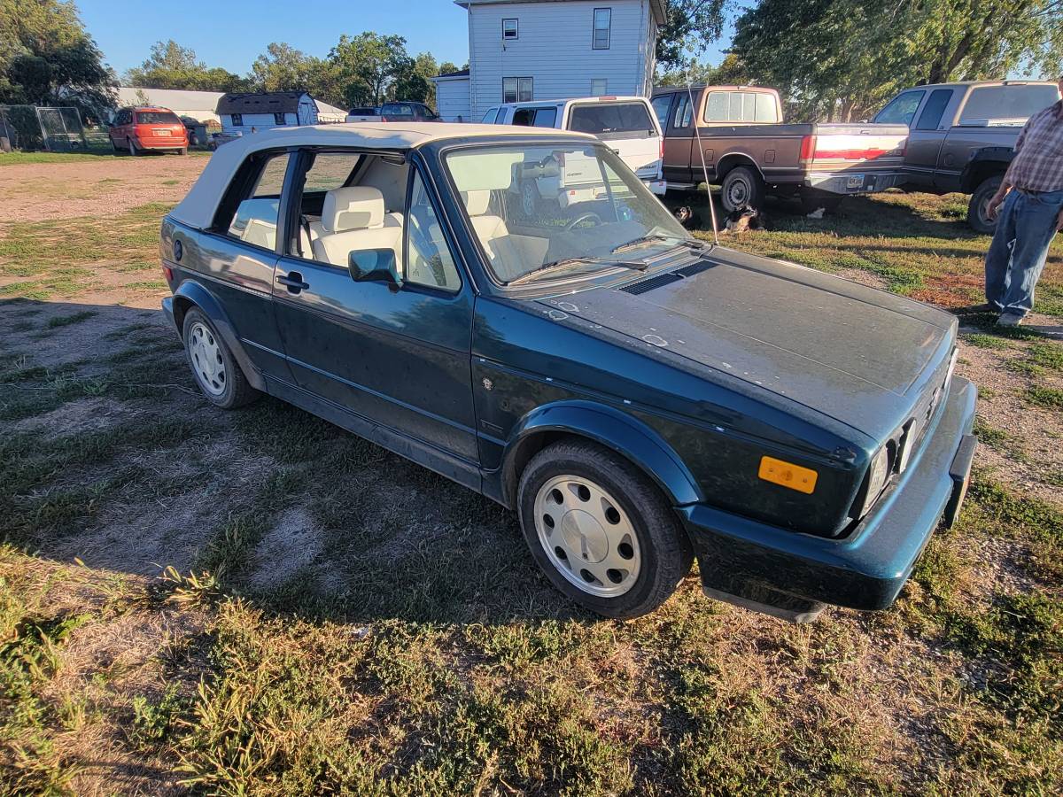 Volkswagen-Cavalier-1992