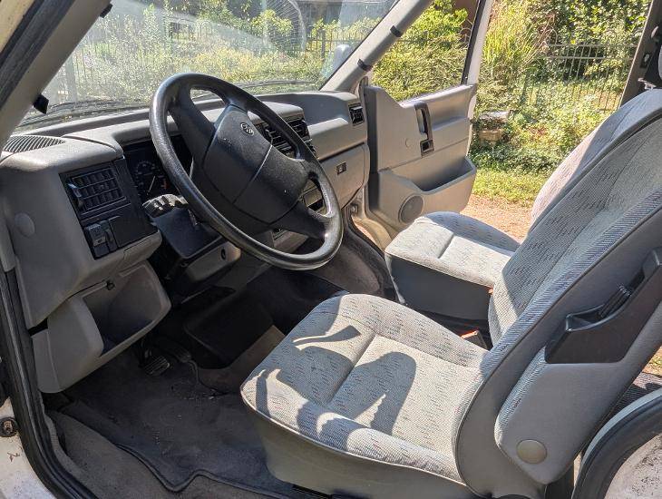 Volkswagen-Eurovan-panel-van-1994-White