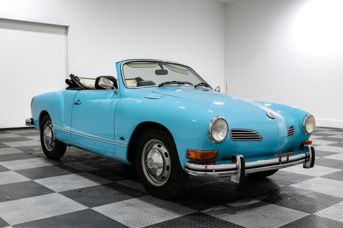 Volkswagen-Karmann-Ghia-1974-Convertible-Black