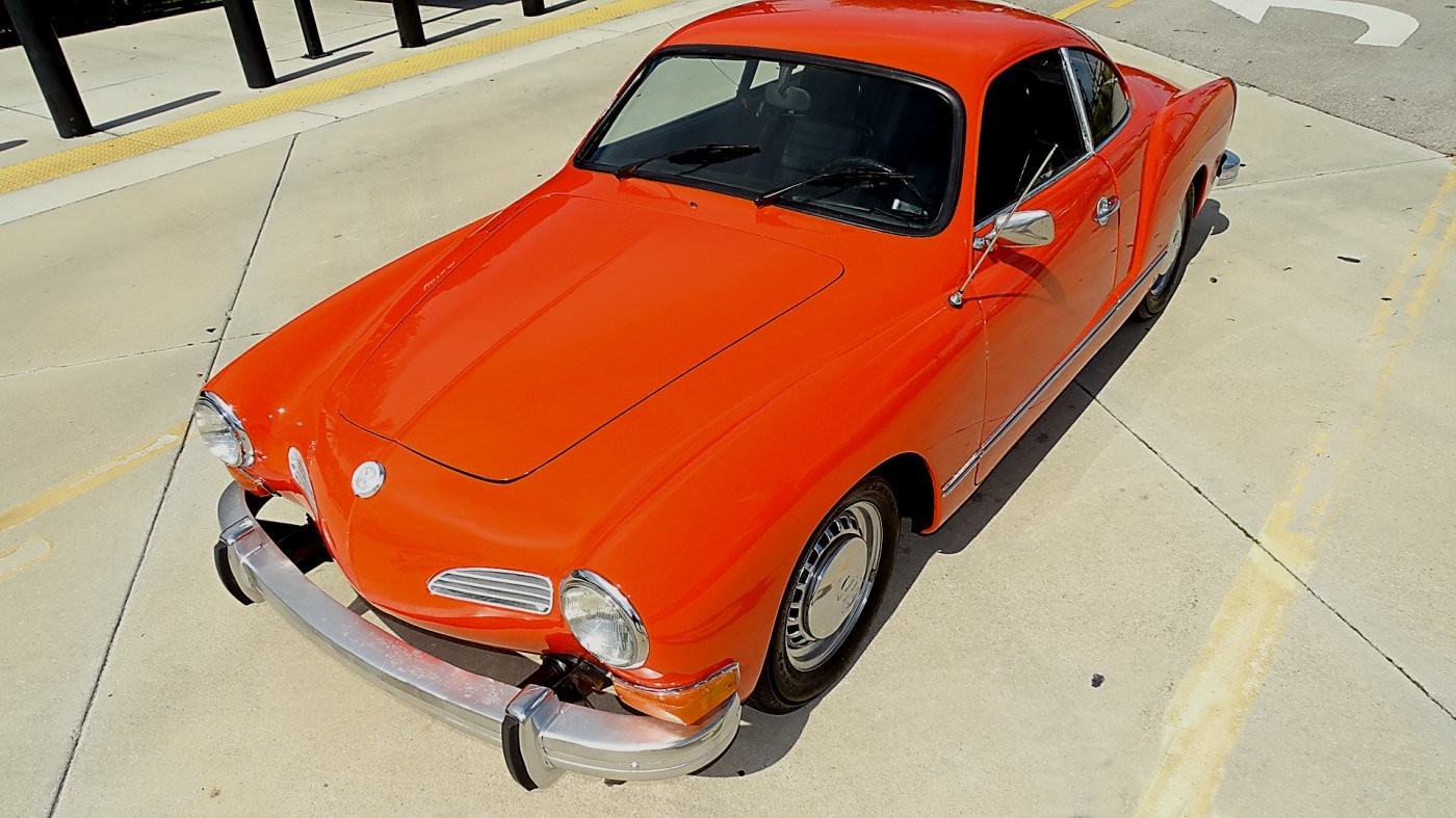Volkswagen-Karmann-Ghia-1974-Coupe-Black