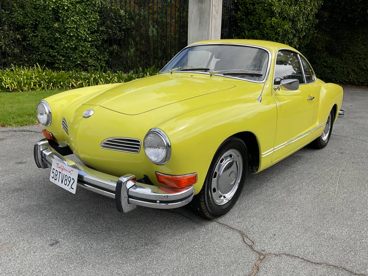 Volkswagen-Karmann-ghia-1972-Yellow