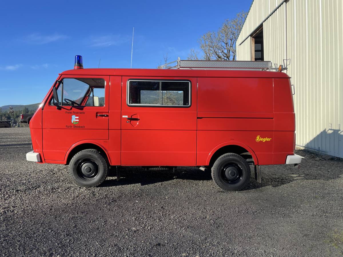Volkswagen-Lt-35-transporter-1989-Red