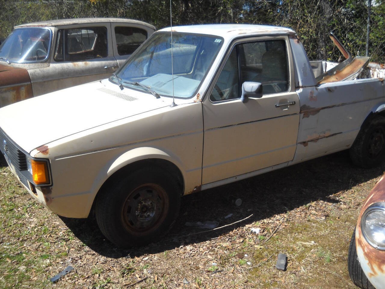 Volkswagen-Rabbit-1981-Standard-Cab-Pickup-Beige
