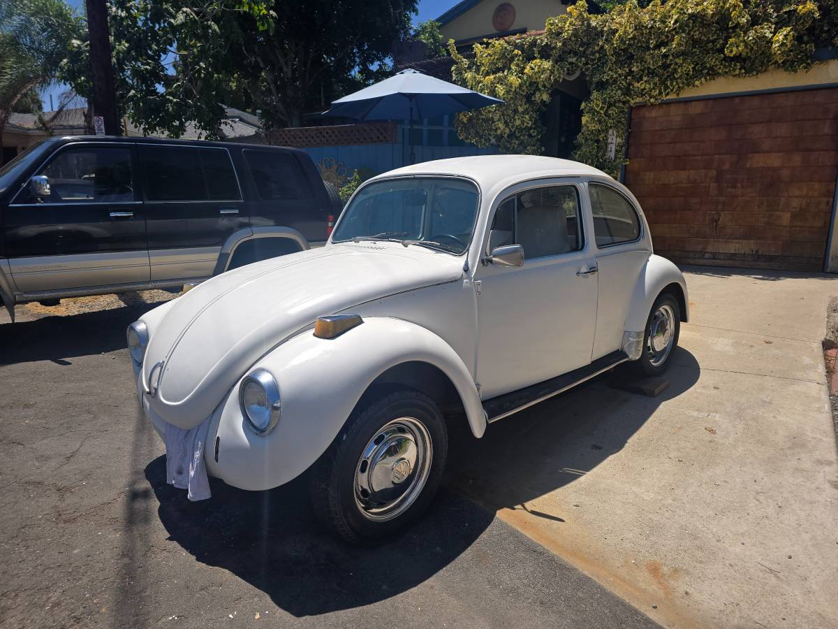 Volkswagen-Super-beetle-1971-White