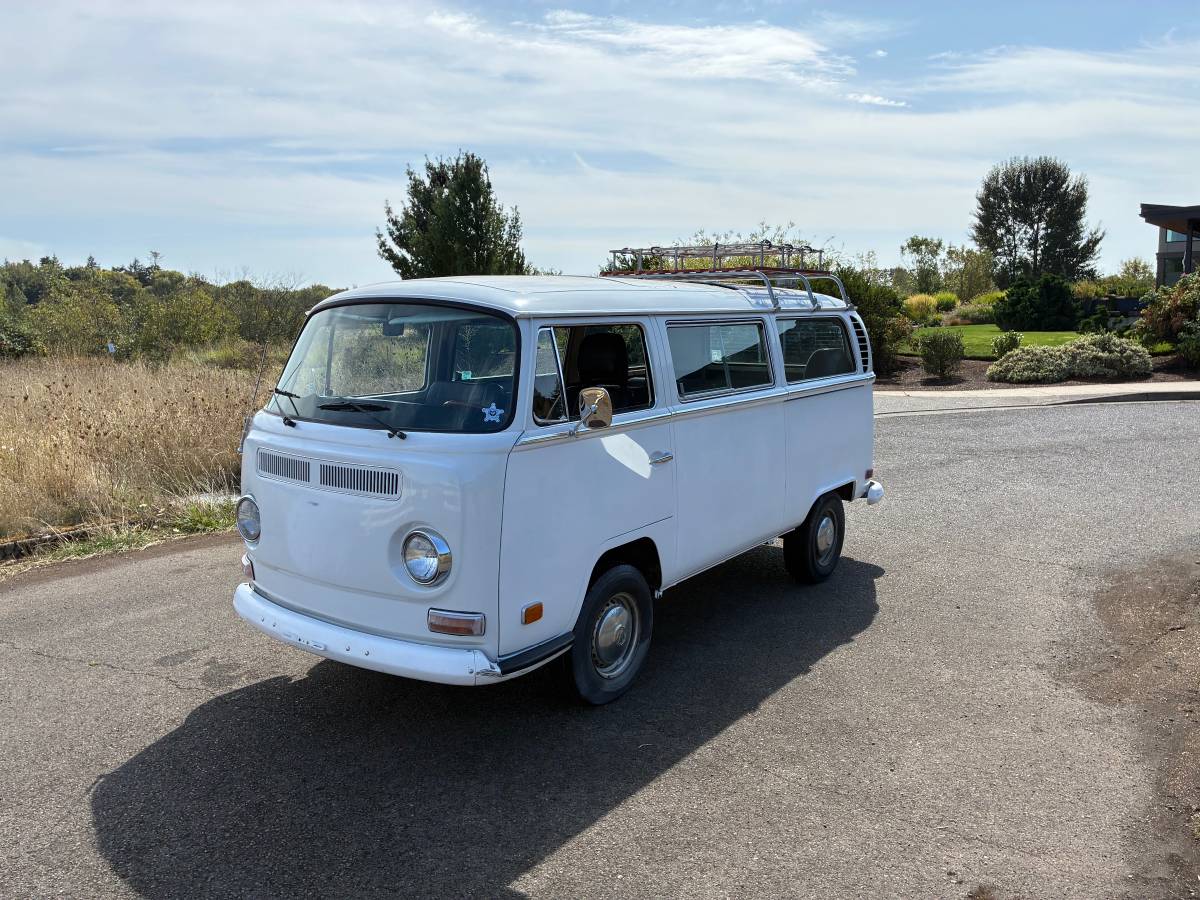 Volkswagen-Transporter-van-1971-White