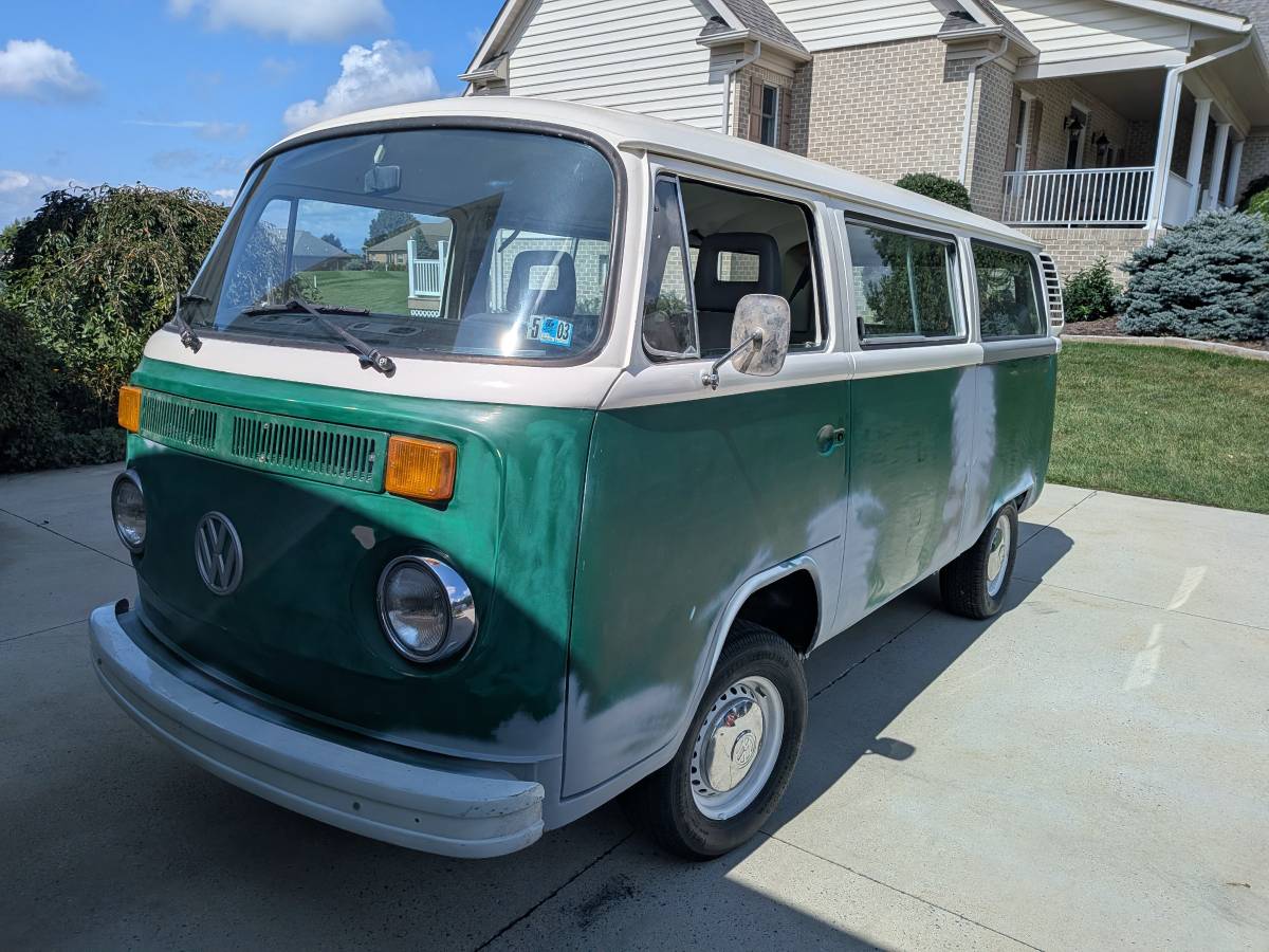 Volkswagen-Transporter-van-1978-Green