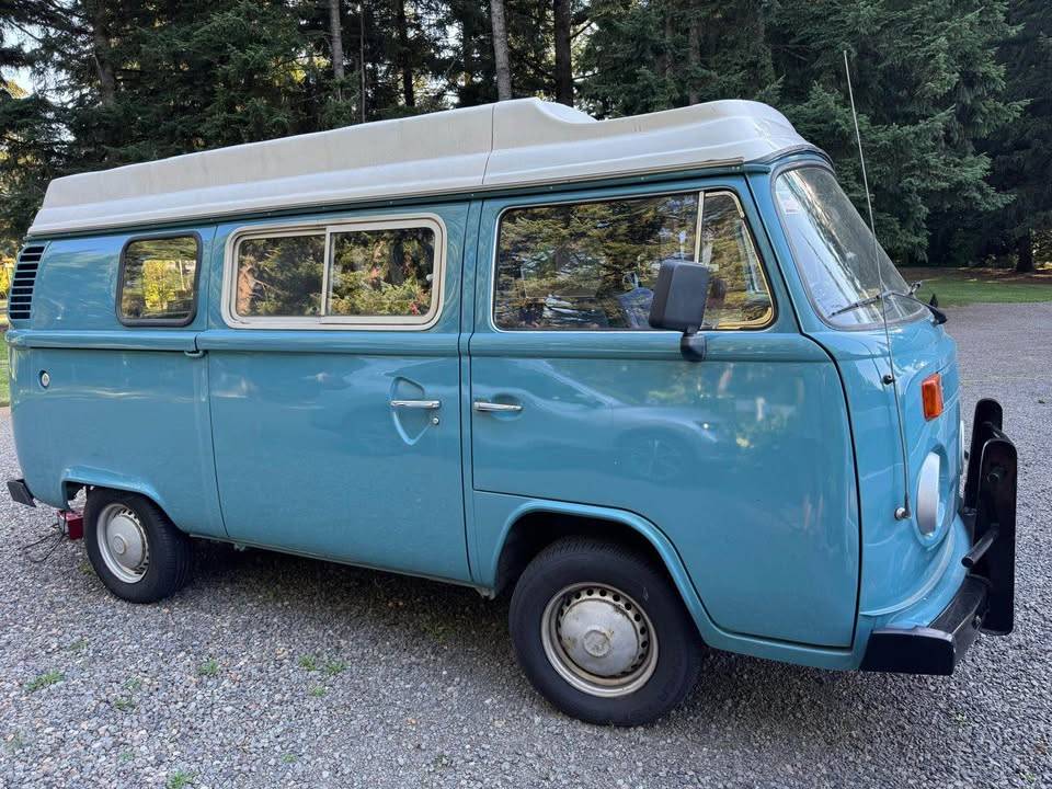 Volkswagen-Transporter-van-1982-Blue