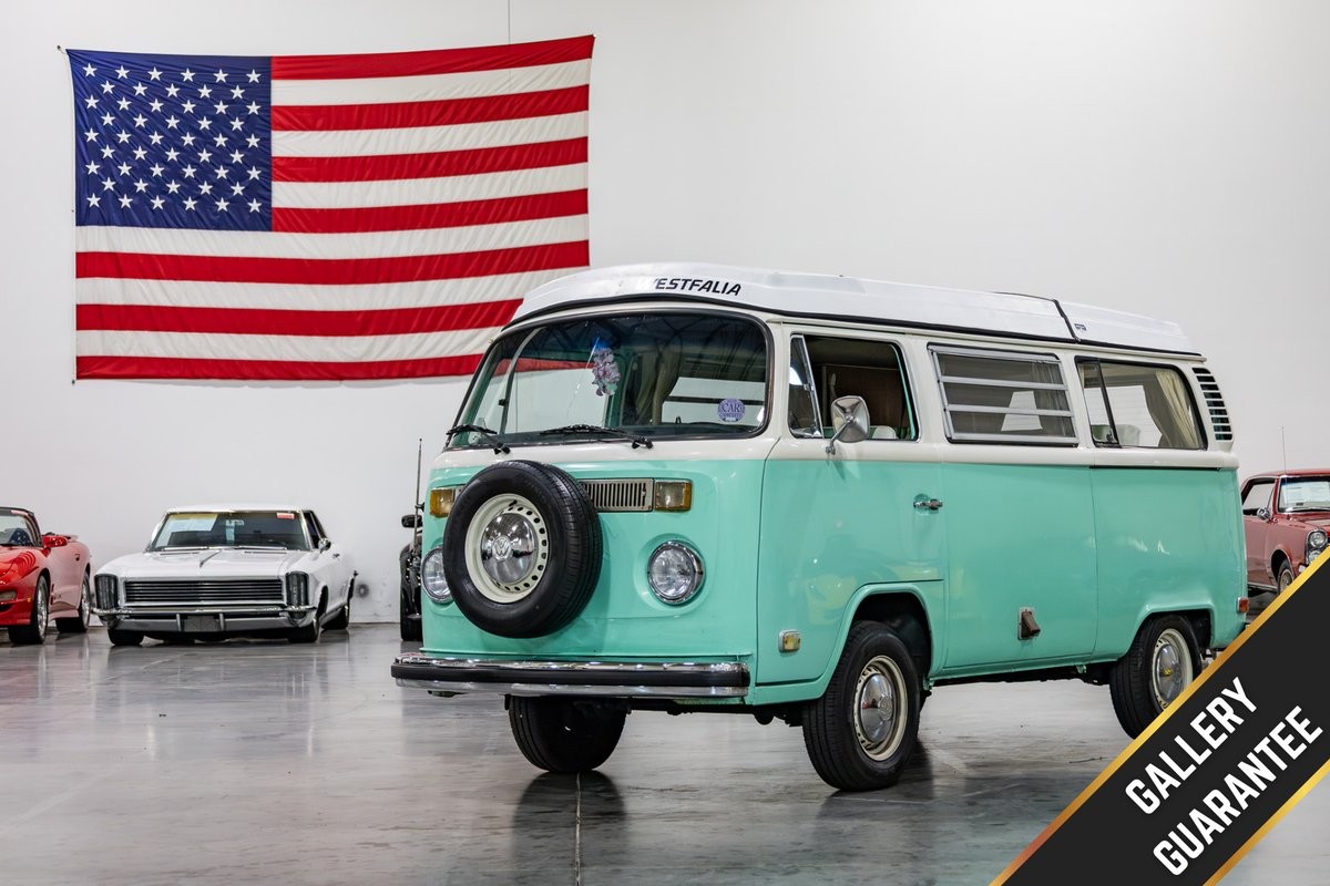 Volkswagen-Type-2-1973-Van-White-Green