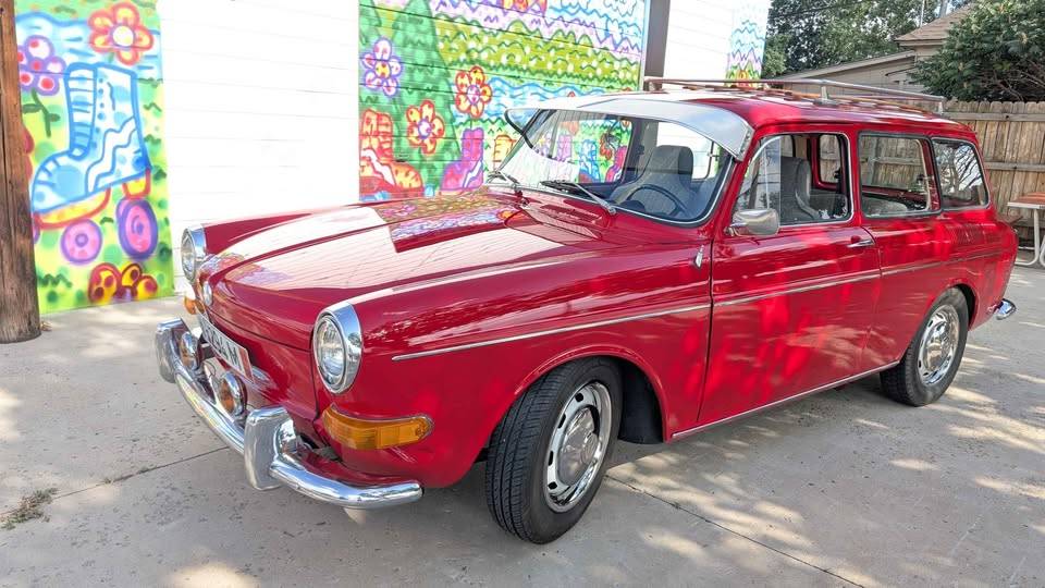 Volkswagen-Type-3-squareback-1971-Red