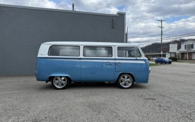 Volkswagen Type II Custom Bus 1974