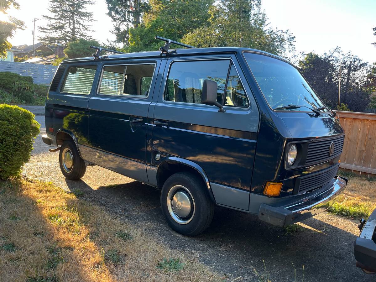 Volkswagen-Vanagon-1984-Blue