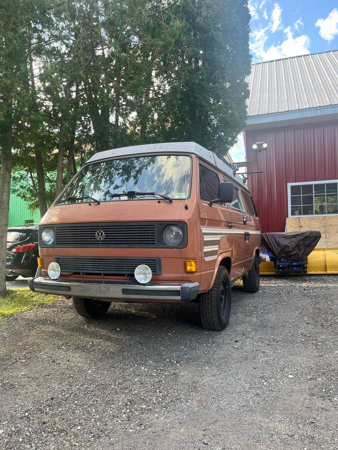 Volkswagen-Vanagon-1984-Brown