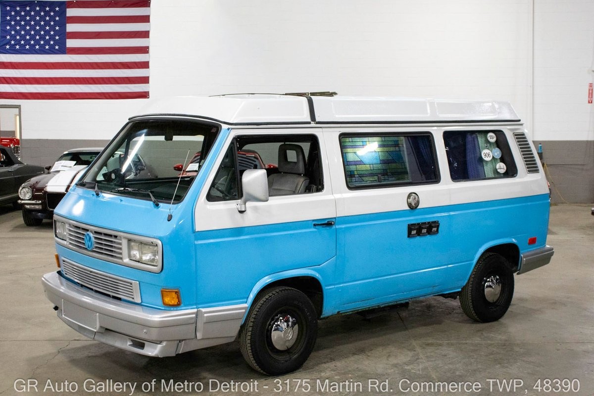 Volkswagen-Vanagon-1989-Van-Camper-Gray-and-Green